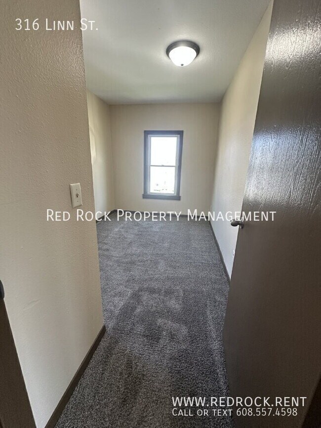 Building Photo - 316 Linn St