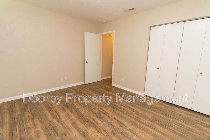 Building Photo - 3101 Ellis Ave