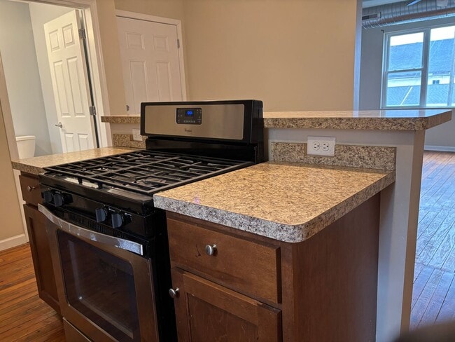 Building Photo - 580 Amherst St