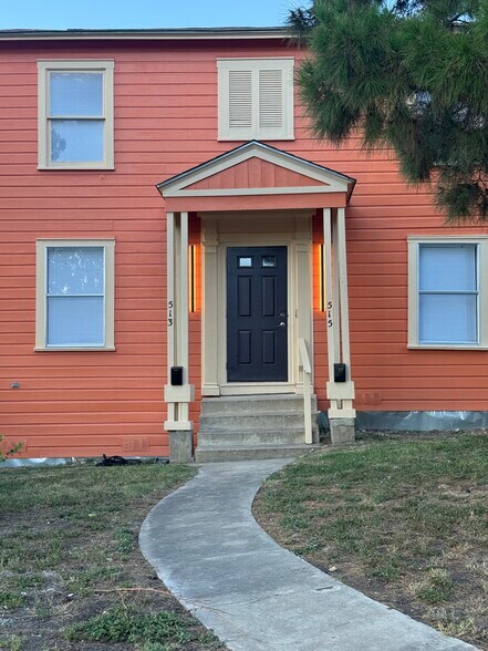 Building Photo - 513 Eleanor Ave
