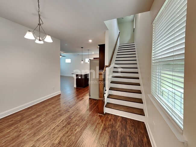 Building Photo - 203 McBee Pl