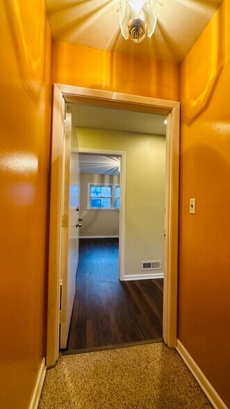 Building Photo - 331 N Oraton Pky