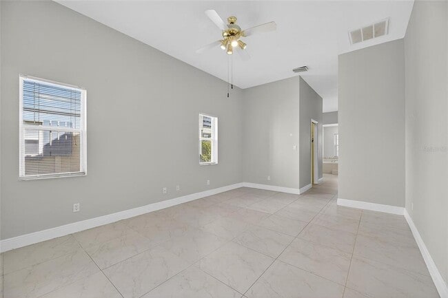 Building Photo - 172 Lake Shore Dr W