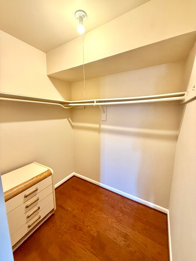 Building Photo - 8651 Madera Ct