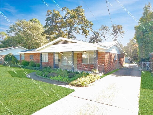 Building Photo - 3520 Royal Crest Dr