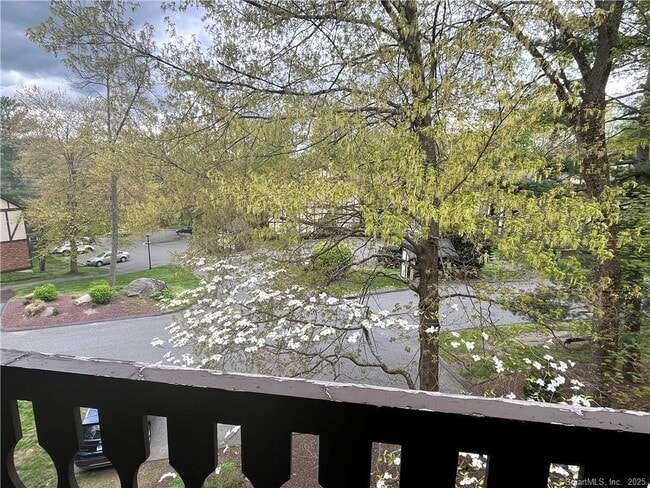 Building Photo - 23 Canterbury Ct