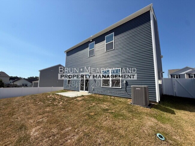 Building Photo - 2424 Limelight Ln