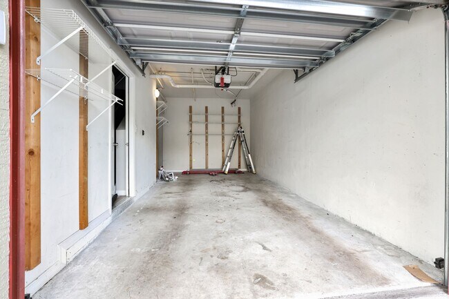 Building Photo - 5700 Bentgrass Dr