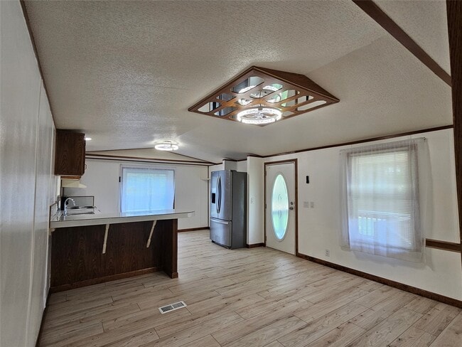 Building Photo - 16974 Balmoral St