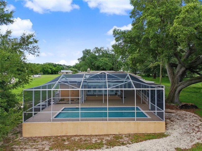 Building Photo - 125 Lake Roy Dr