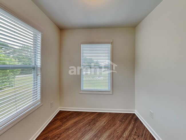 Building Photo - 2222 Kingstree Dr