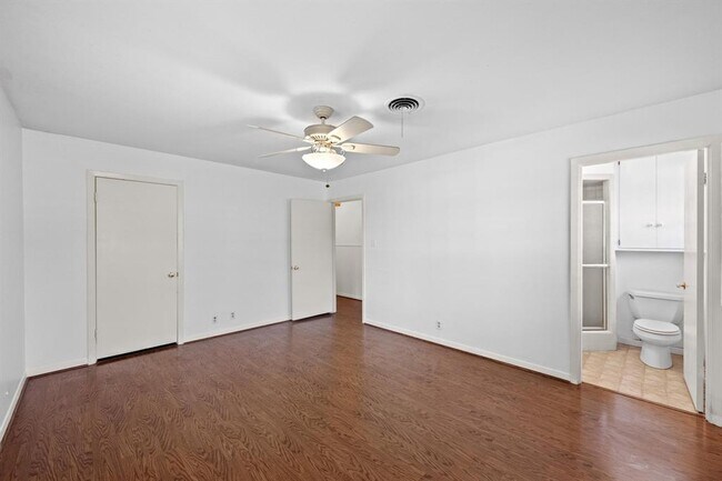 Building Photo - 7800 Hudson Loop