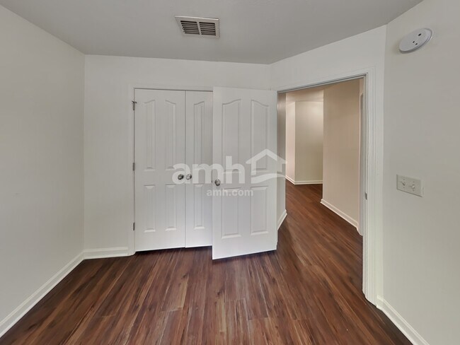 Building Photo - 837 Kaylee Cir