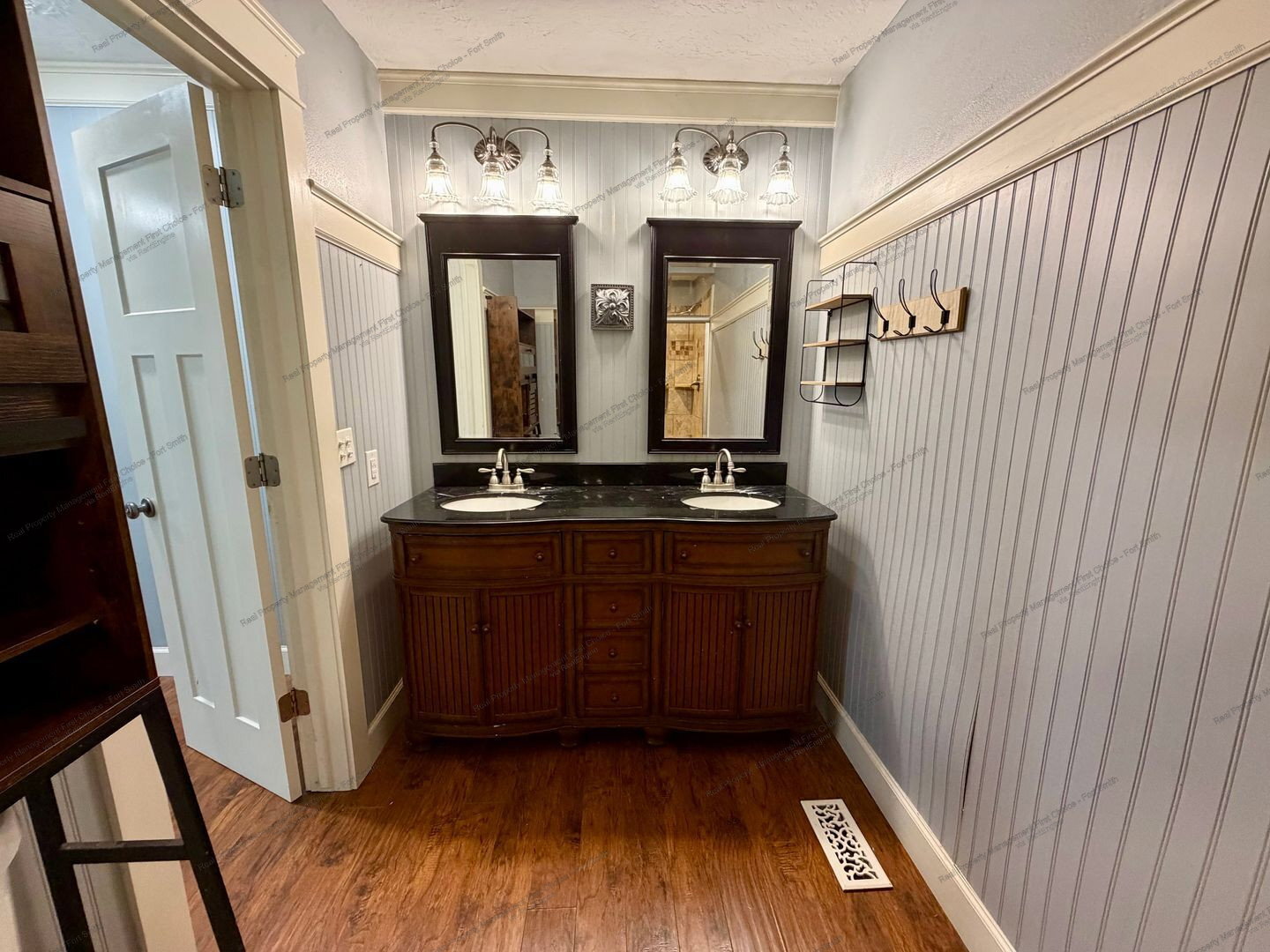 Building Photo - 602 Azure Hills Dr