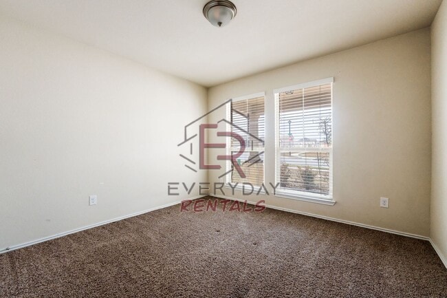 Building Photo - 2004 Mallard Ct