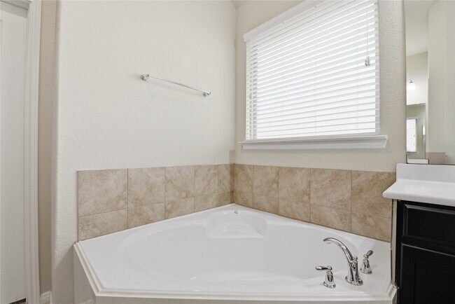 Building Photo - 23207 Verita Ct