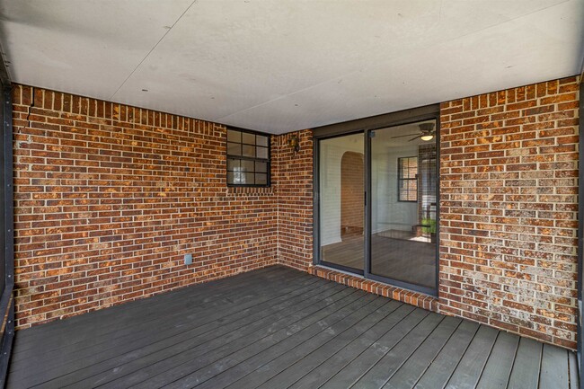 Building Photo - 10115 County Rd 13 N