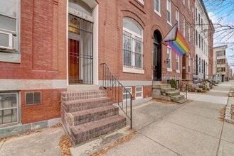 Building Photo - Calvert Street Unit 3 (N.)