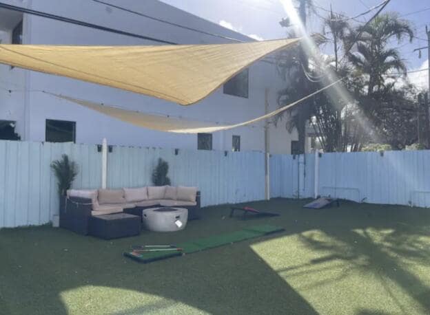 Building Photo - 408 SE 12th Ct