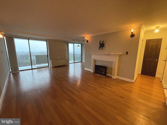 Building Photo - 301 N Beauregard St