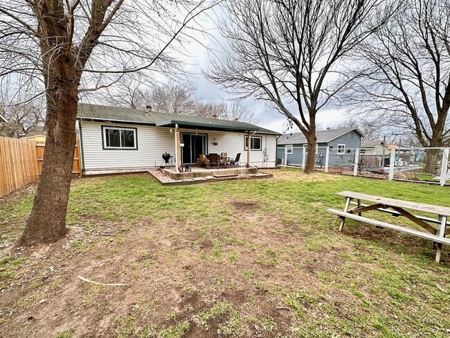 Building Photo - 410 Blueberry Hill