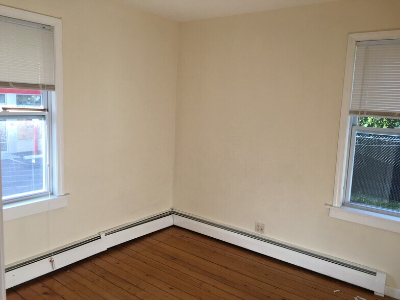 Building Photo - 1023 Branch Ave