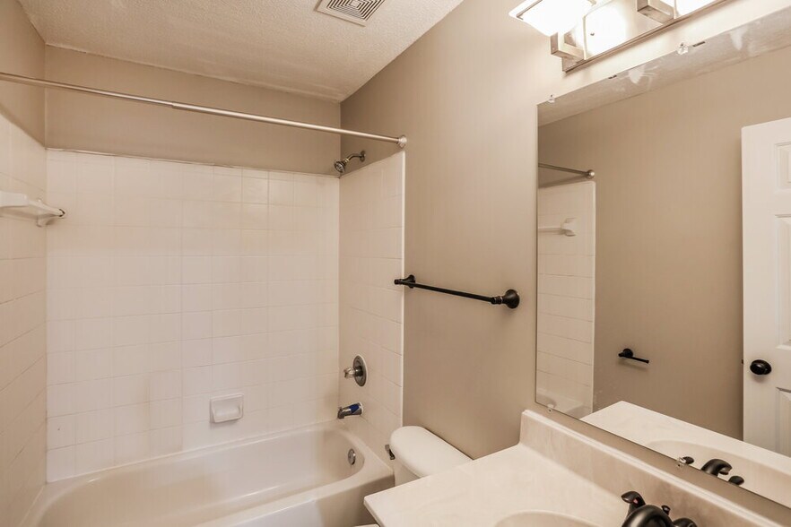 Building Photo - 9250 Speerberry Cir