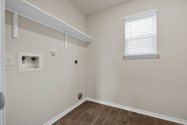 Building Photo - 9570 Ranch Lp