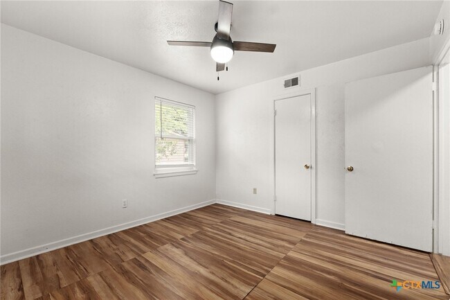 Building Photo - 1107 S 25th St