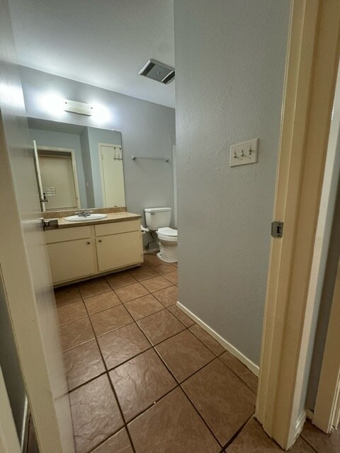 Building Photo - 239 Craddock Ave