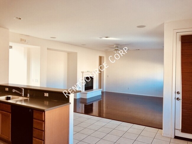 Building Photo - 3147 W Kildare St