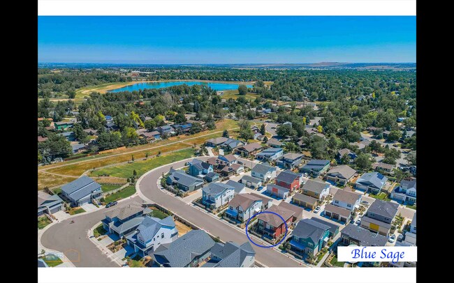 Building Photo - Modern Townhouse in Can't Beat Location - Available 8/1