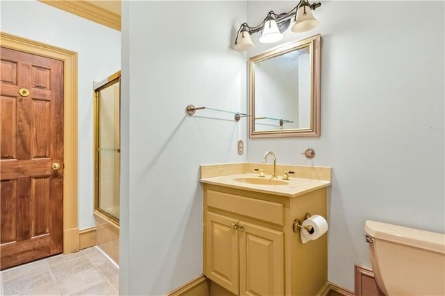 Building Photo - 430 W Wesley Rd NW