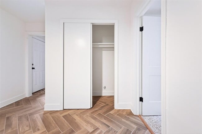 Building Photo - 1706 Palma Plaza