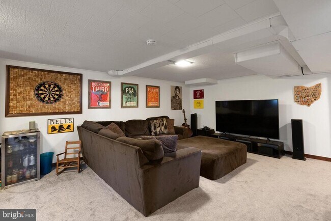 Building Photo - 3252 Holly Hill Dr