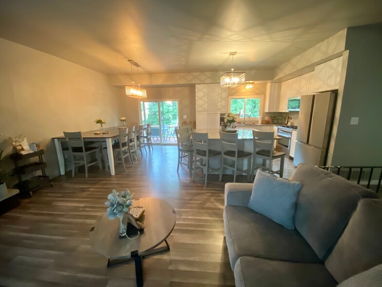 Building Photo - 23 Concord Dr