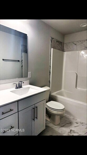 Building Photo - 623 Muscadine Ln