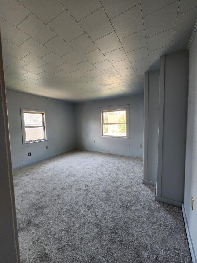 Building Photo - 308 Hummel St