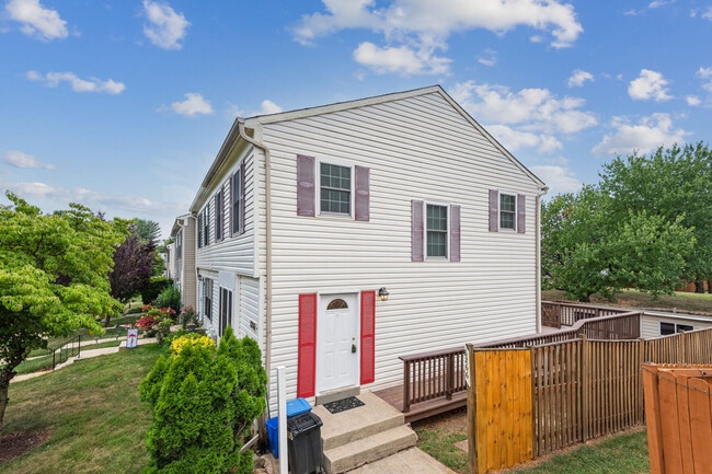 Building Photo - 8266 Amity Cir