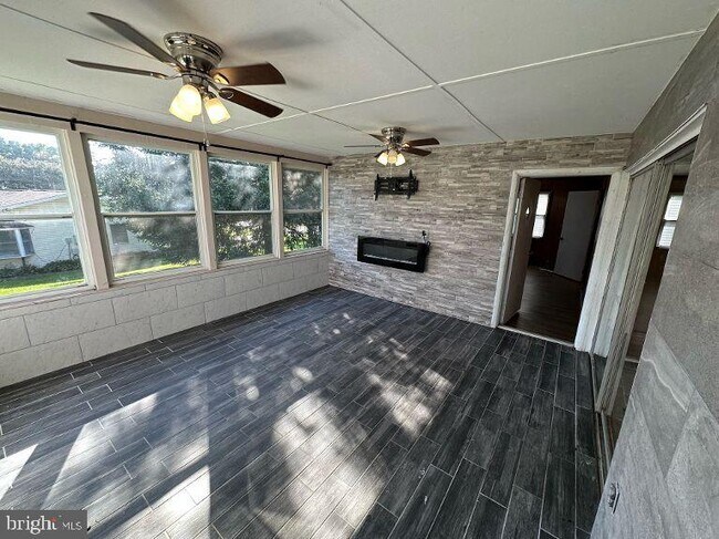 Building Photo - 2901 Tarragon Ln