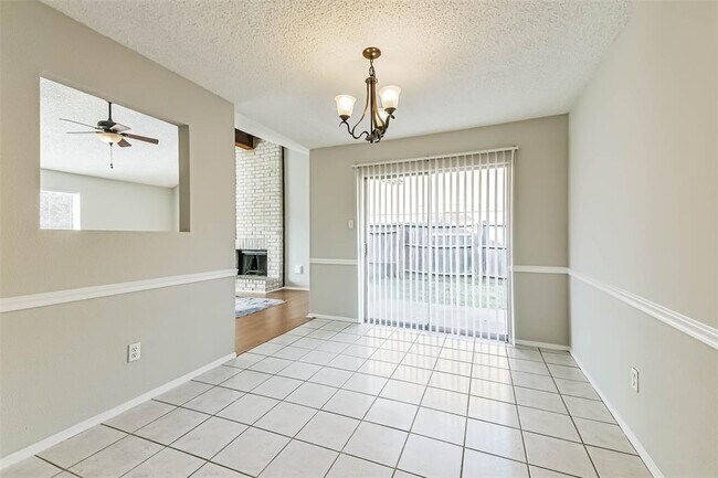 Building Photo - 5523 Bridge Forest Dr