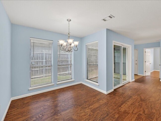 Building Photo - 2 bedroom 2bathroom Duplex Arlington 76017