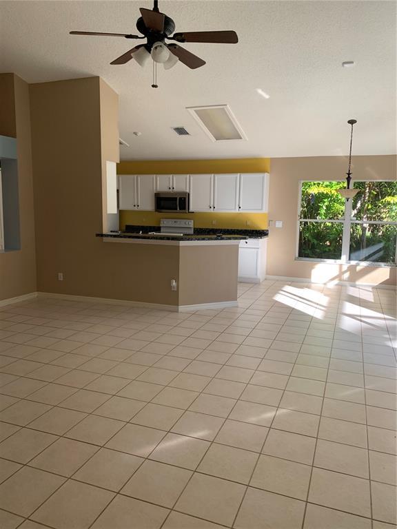 Building Photo - 10609 Chambers Dr