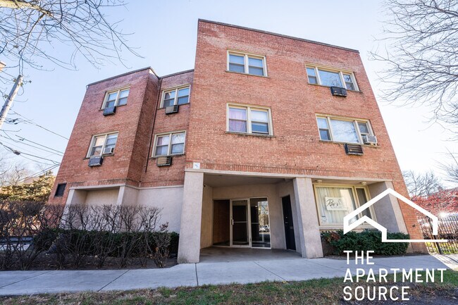 Building Photo - 7319 N Rogers Ave