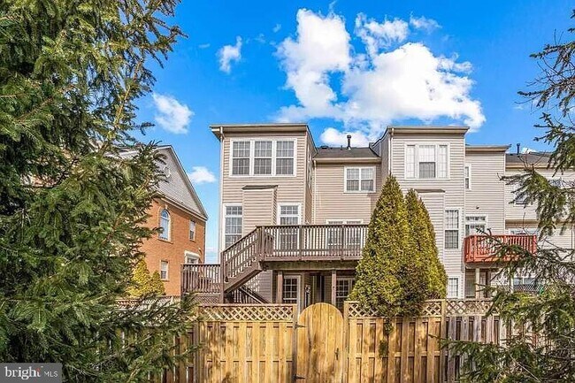 Building Photo - 24689 Siltstone Square