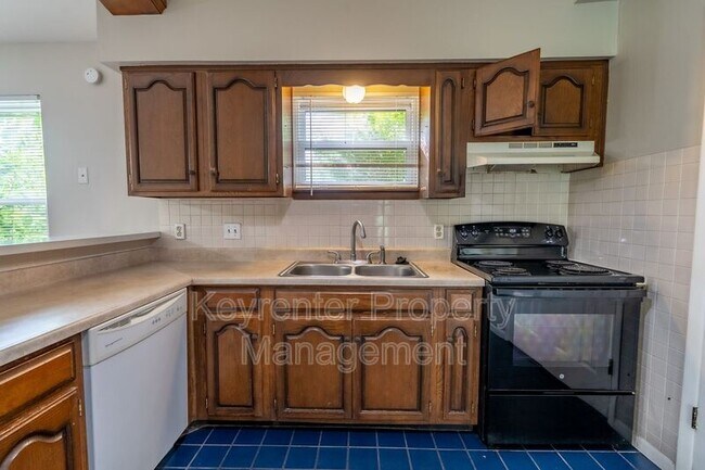 Building Photo - 6717 S Louisville Ave