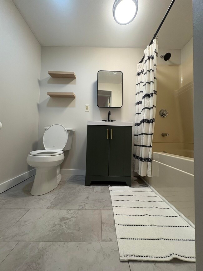 Building Photo - 12 N Main St