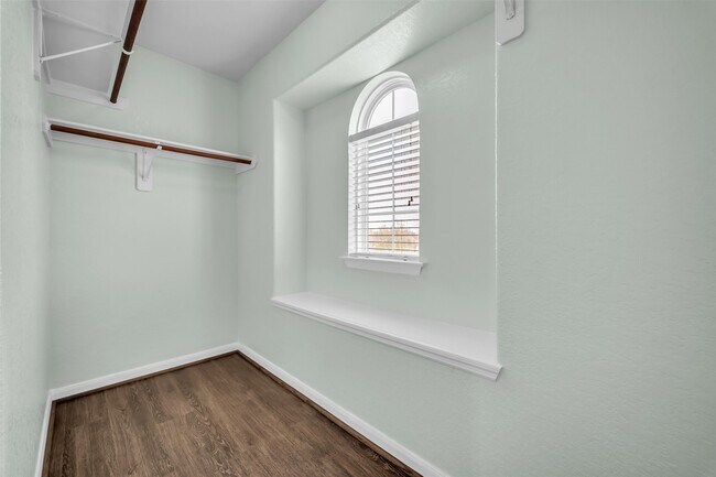 Building Photo - 21611 Mt McKinley Way