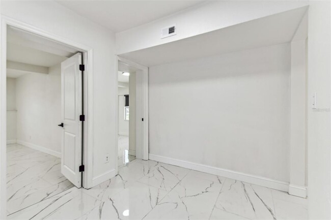 Building Photo - 4290 Neptune Dr SE