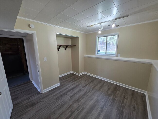Building Photo - 32 Golden Rod Ln
